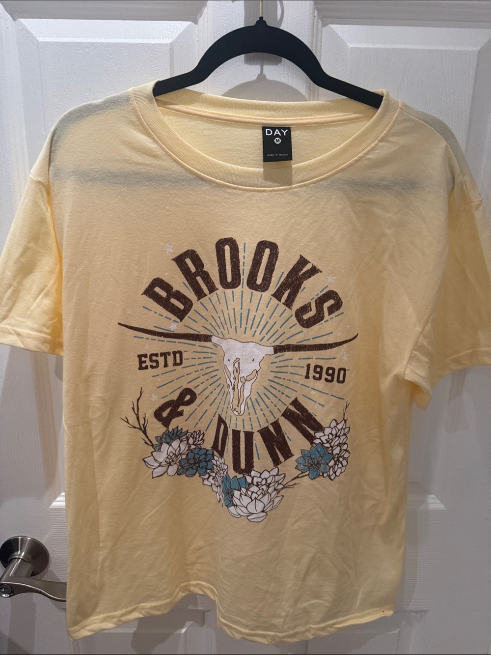 Cream Yellow Brooks & Dunn Short-Sleeve Graphic Tee